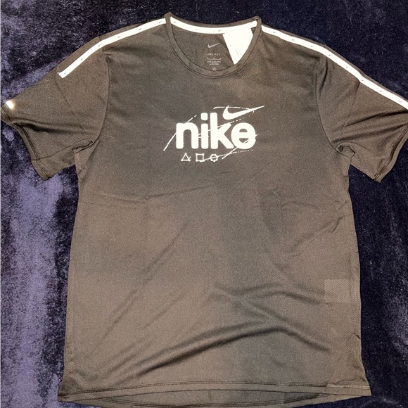 Men's Nike Dri-FIT
Short-Sleeve Running Top | M | - Picture 1 of 2